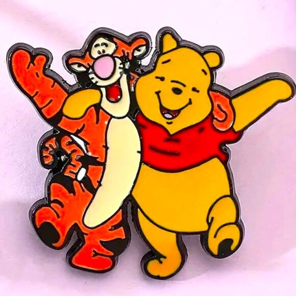 Winnie the Pooh & Tigger Enamel Pin Brooch Walt Disney Cartoon Bear Tiger Friend - Picture 1 of 4